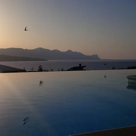 Villa Piscina Sul Mare, Heated Pool