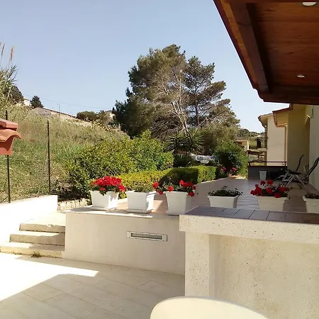 Villa Piscina Sul Mare, Heated Pool *