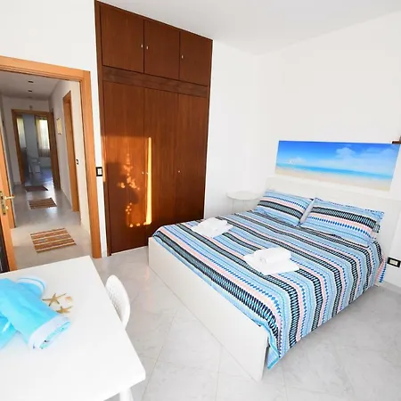 Piscina Sul Mare, Heated Pool