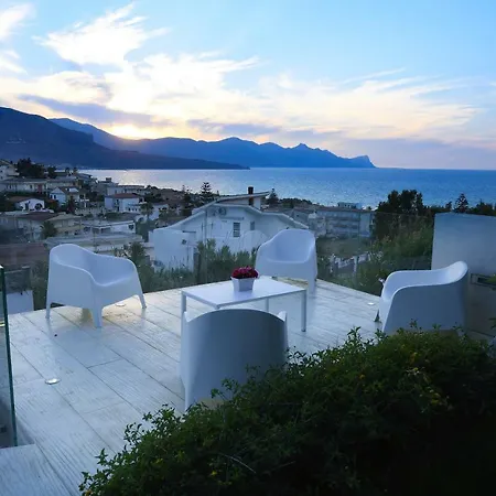 Piscina Sul Mare, Heated Pool Villa *