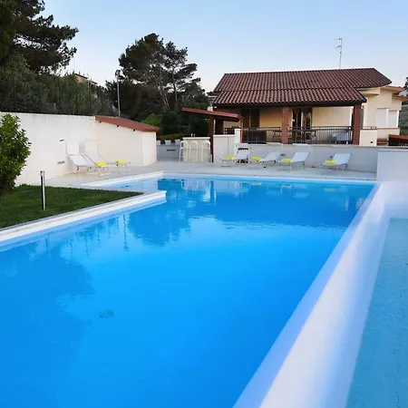 Villa Piscina Sul Mare, Heated Pool *