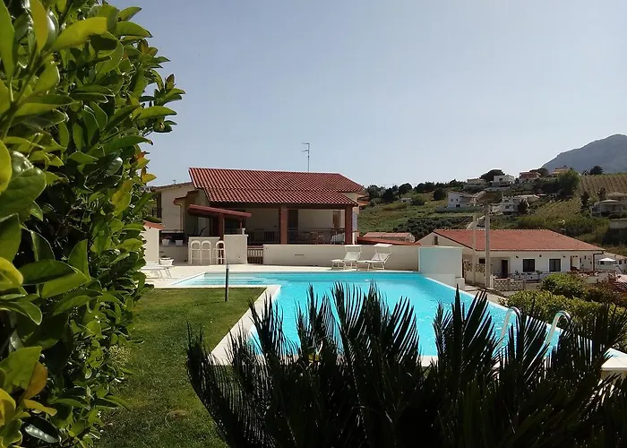 Villa Piscina Sul Mare, Heated Pool *