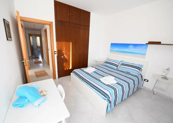 Piscina Sul Mare, Heated Pool