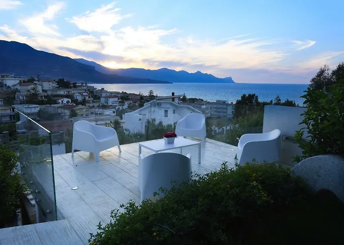 Piscina Sul Mare, Heated Pool Villa *